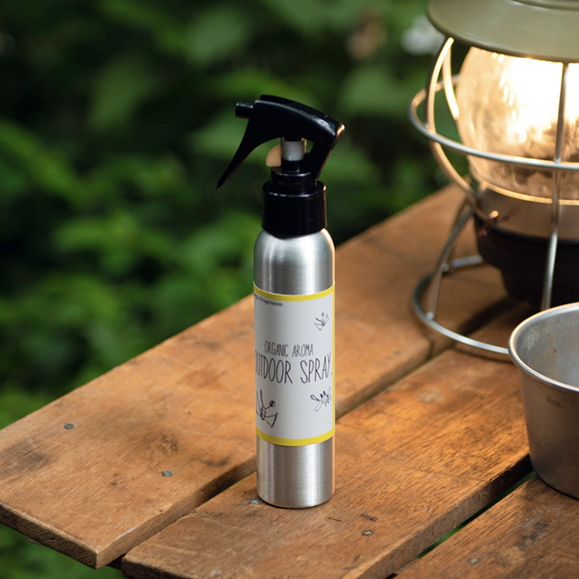 室外噴霧。/ Outdoor Spray.