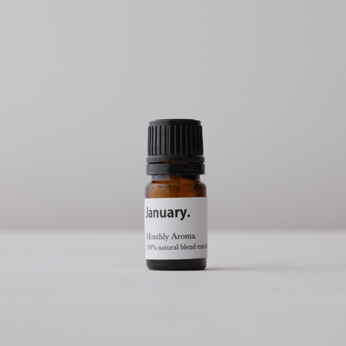 マンスリーアロマ1月/ January. essential oil.精油 5ml - 誕生月の